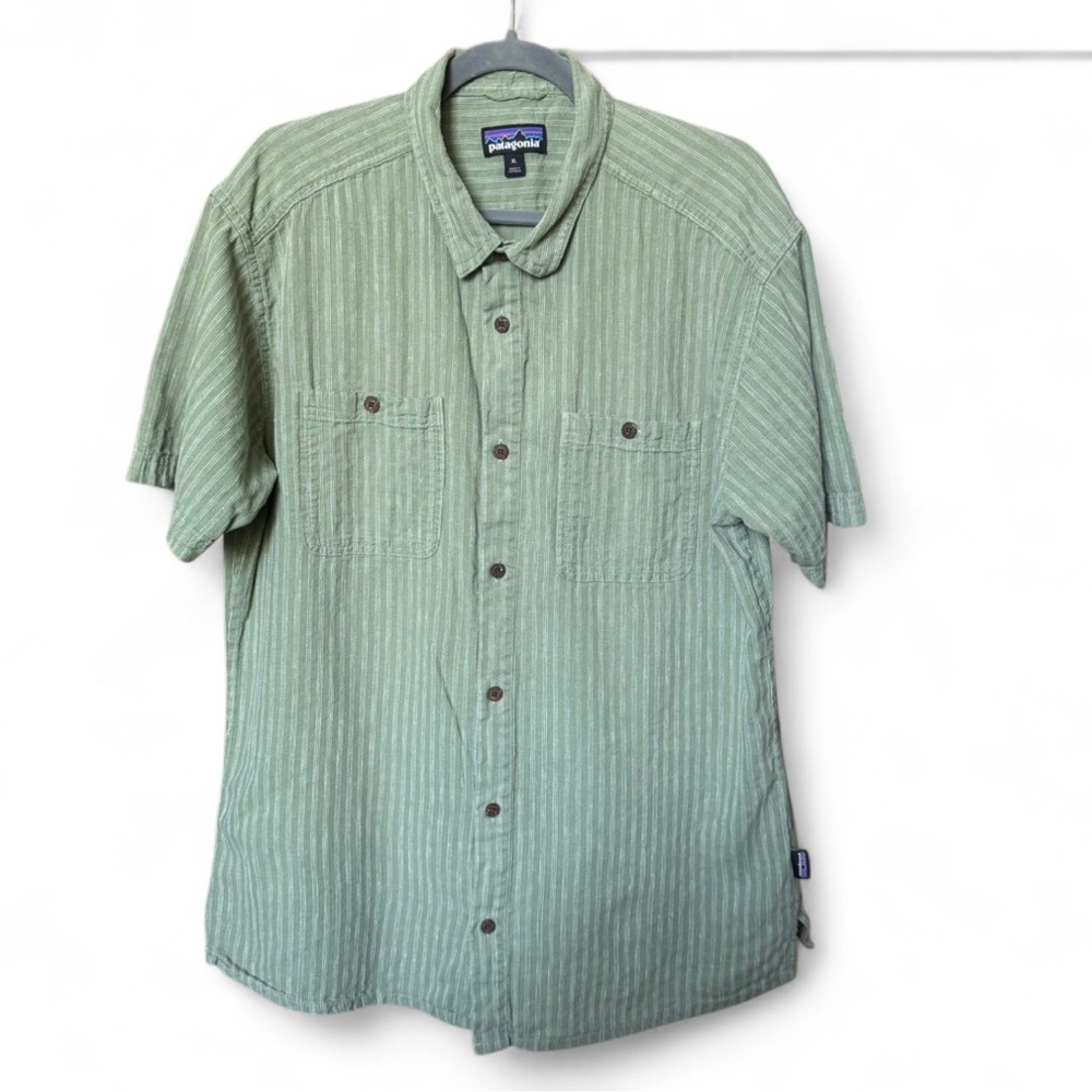 Patagonia Men's Casual Green Button Down Shirt